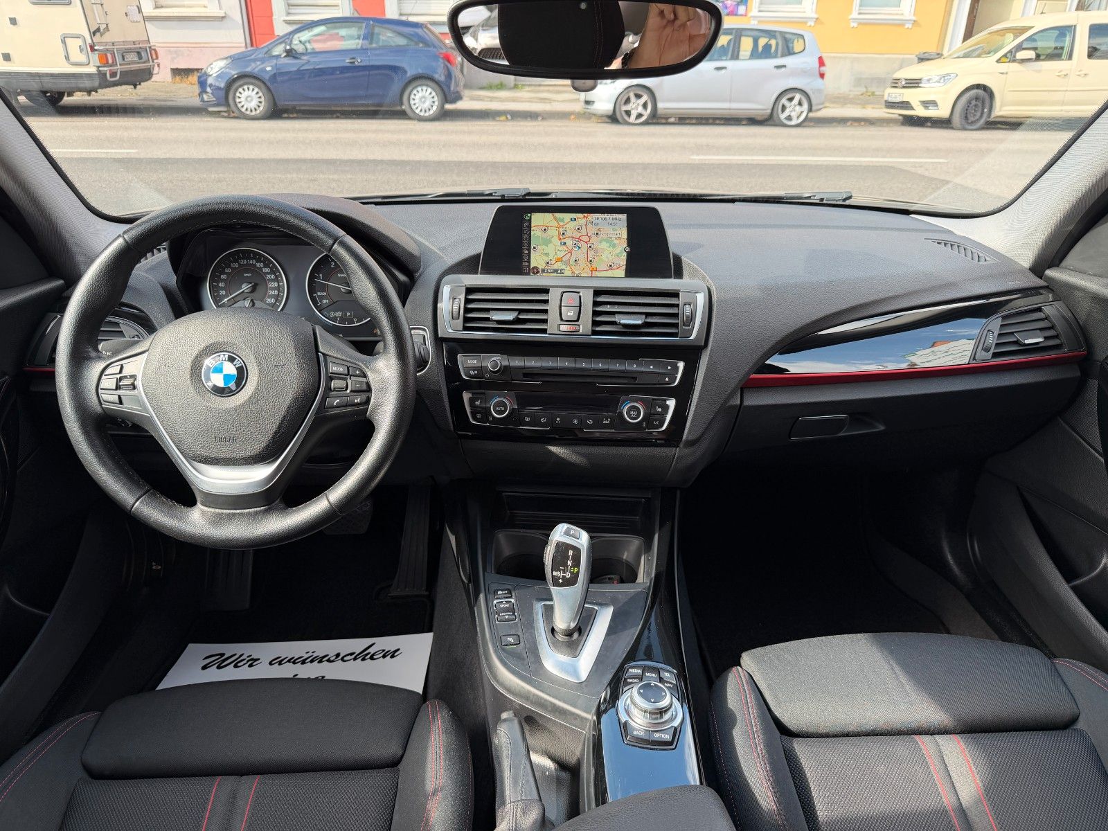 Fahrzeugabbildung BMW 118 d Sport Line AUTOMATIK NAVI BMW SCHECKHEFT