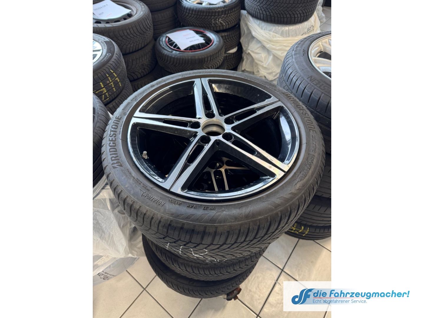 Fahrzeugabbildung Mercedes-Benz B 200 Sportpaket AHK-klappbar El. Panodach Navi