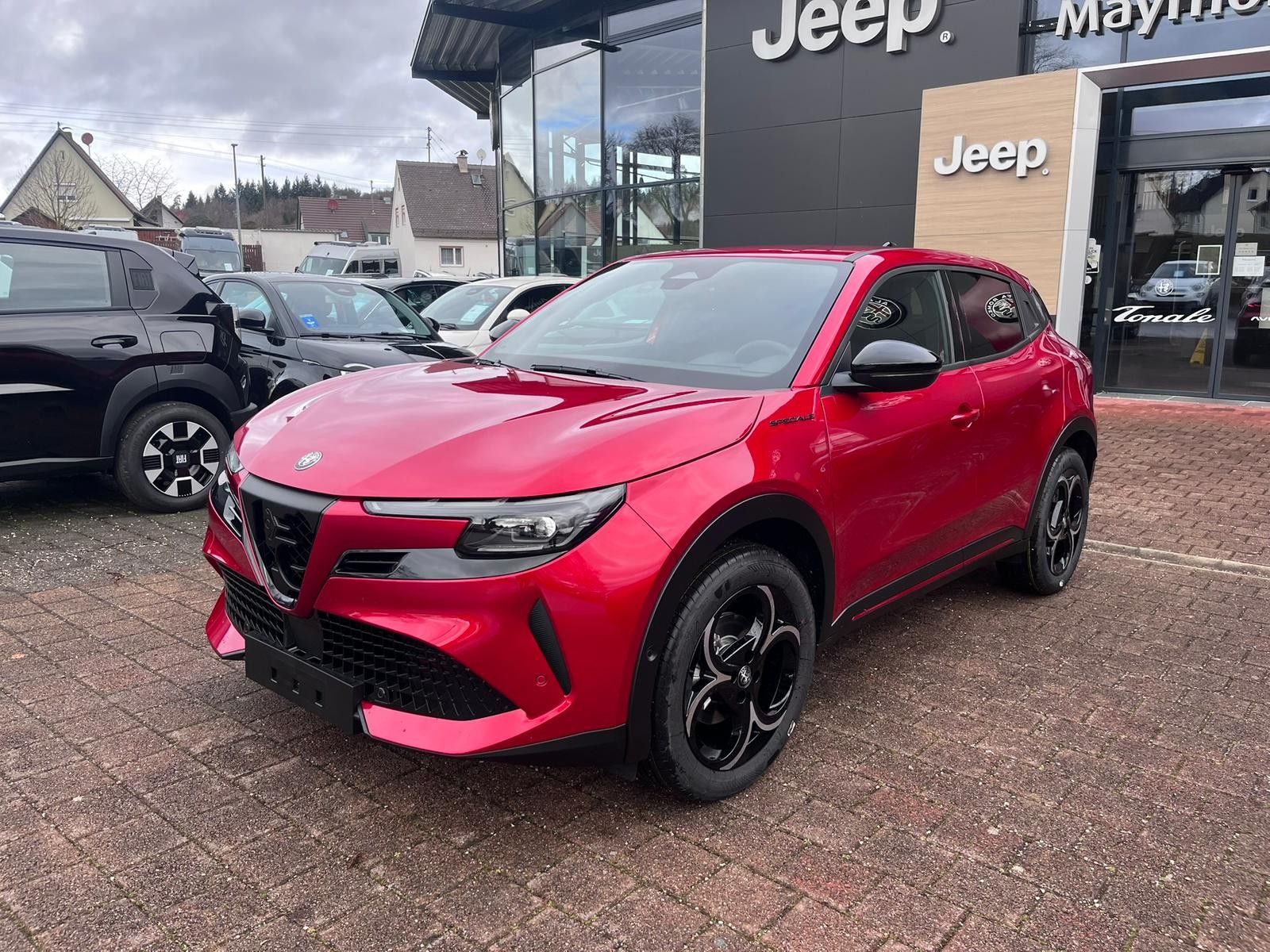 Fahrzeugabbildung Alfa Romeo Junior Ibrida 1.2 VGT 48V-Hybrid 107 kW Speciale