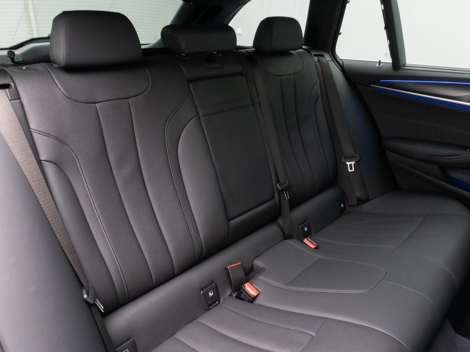 Fahrzeugabbildung BMW 520d xD M Sport Kamera HUD DAB 4xKlima Alarm AHK