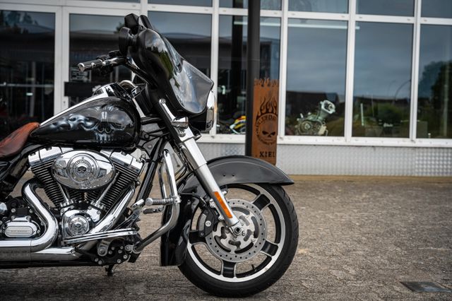 Fahrzeugabbildung Harley-Davidson STREET GLIDE FLHX 103 - KESSTECH -