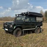 Land Rover Defender 110 Td5 mit Dachzelt und Innenausbau