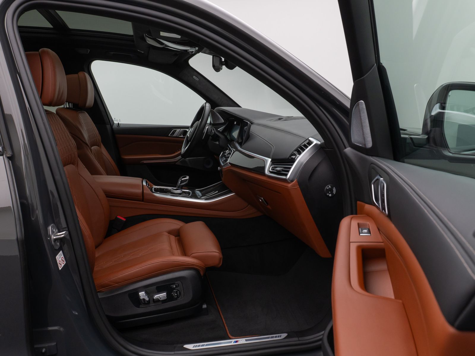 Fahrzeugabbildung BMW X5 xD40d M Sport B&W SoftClose Panorama HUD Voll