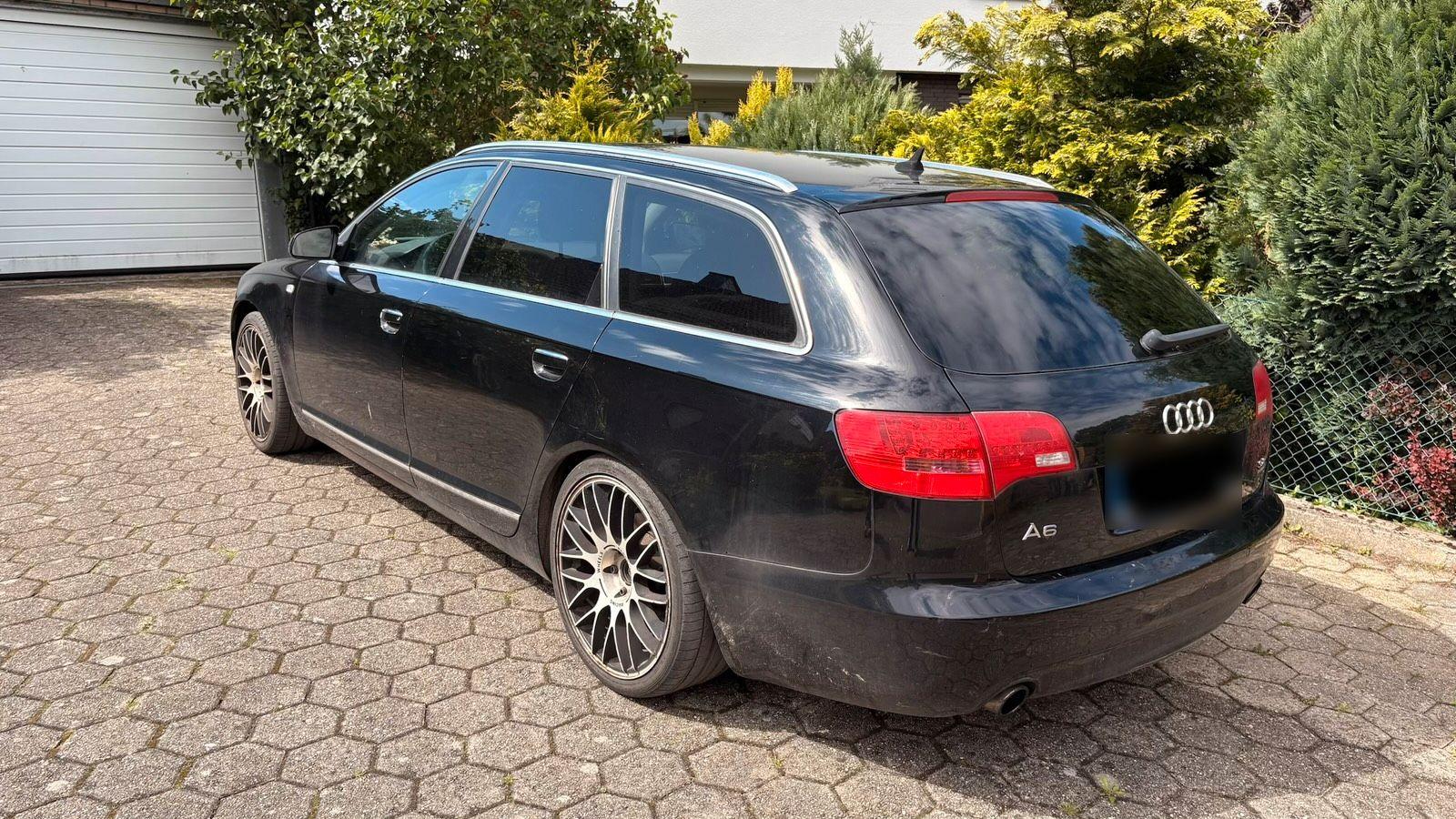 Audi Quattro 2008 — вигляд ззаду
