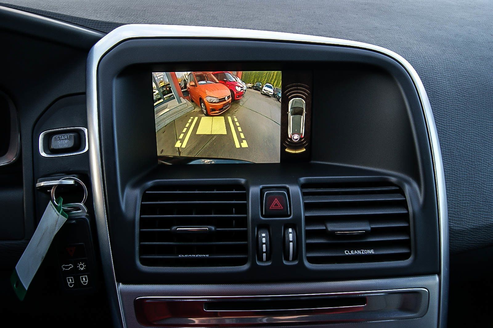 Fahrzeugabbildung Volvo XC60 D5 24 Summum AWD PANO STANDHZG KAMERA LEDER