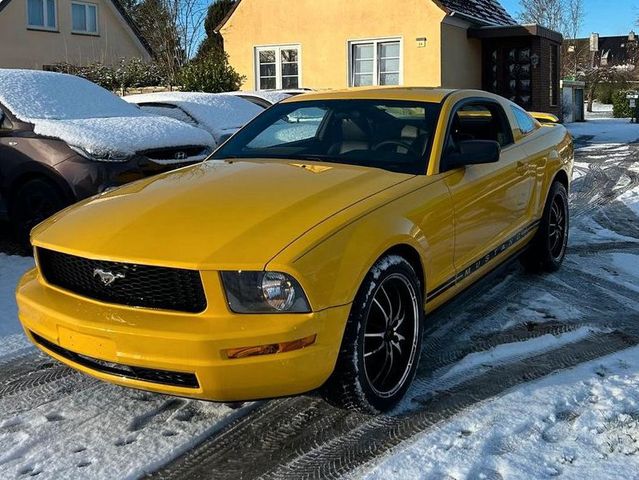 Ford Mustang 4,0 V6 HU NEU LEDER 19" AUTOMATIK