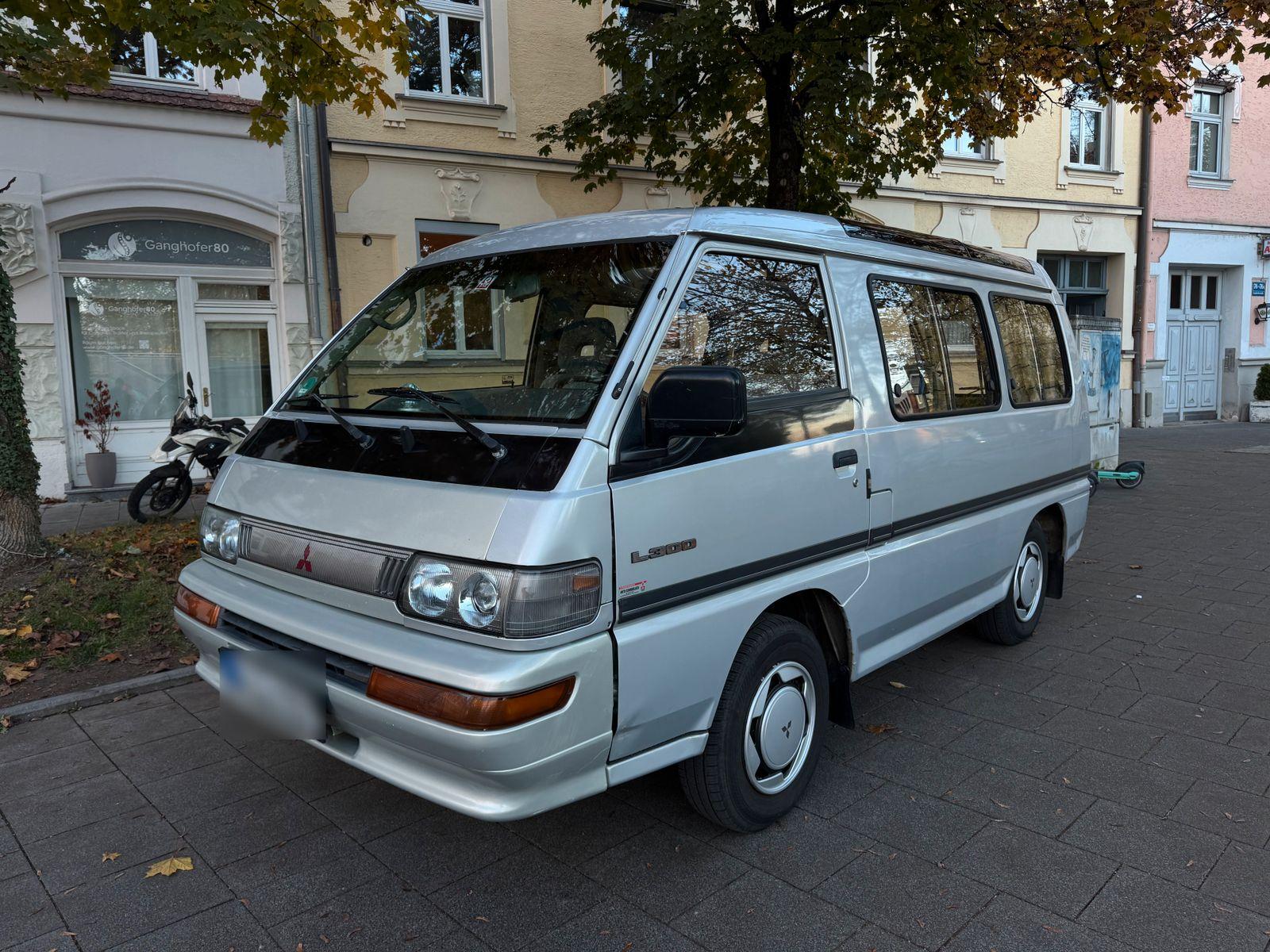 Mitsubishi L300