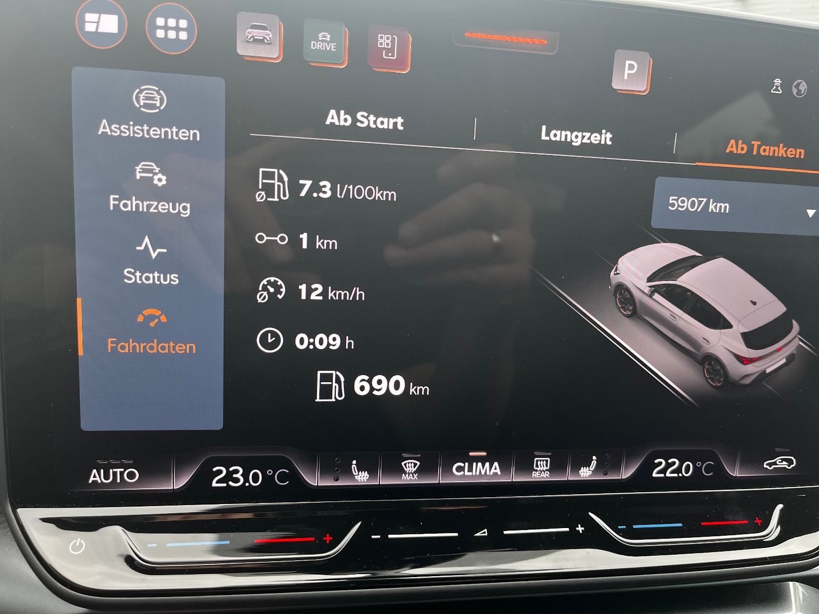Fahrzeugabbildung CUPRA Leon 1.5 eTSI 110 kW SHZ PDC LED CARPLAY LHZ 18"