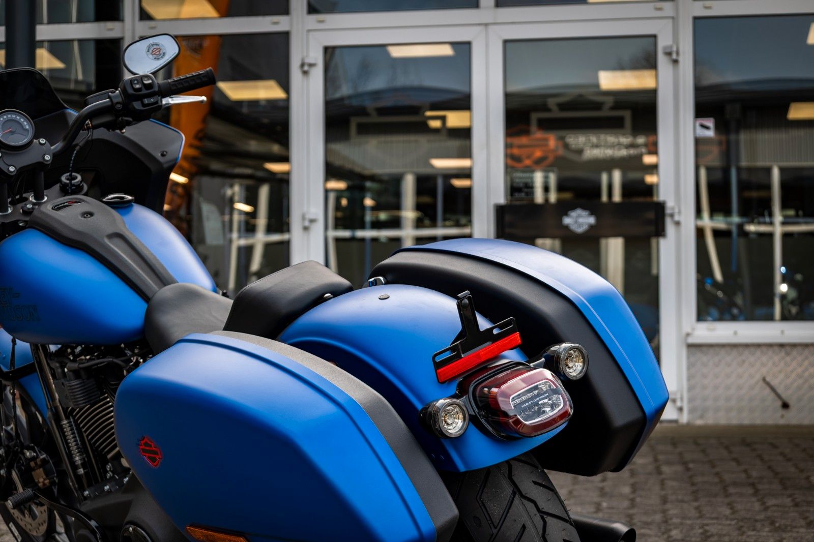 Fahrzeugabbildung Harley-Davidson FXLRST LOW RIDER ST 117 MY26
