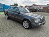 Mercedes-Benz E 220 Lim. Aus 2.Hand Alter Fahrzeugbrief vorhan - Mercedes-Benz Alt