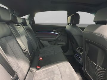 Audi Q8 e-tron - 8