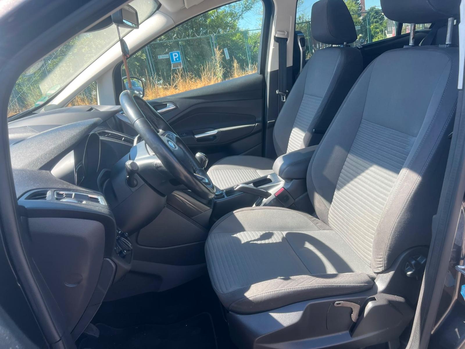 Ford Grand C-MAX 2015 — engine 998 cm³, 125 HP (92kW)