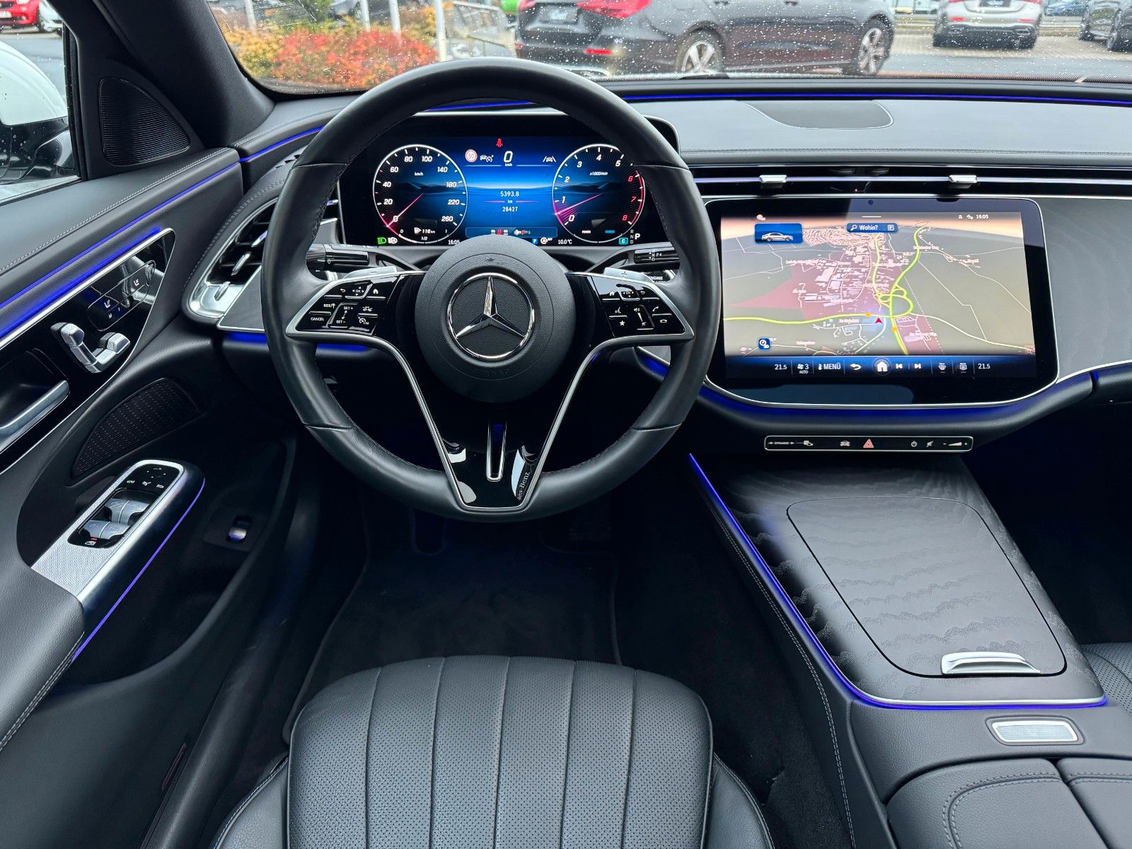 Fahrzeugabbildung Mercedes-Benz E 450 4M Avantgarde+Pano+DistrPro+Digital+360