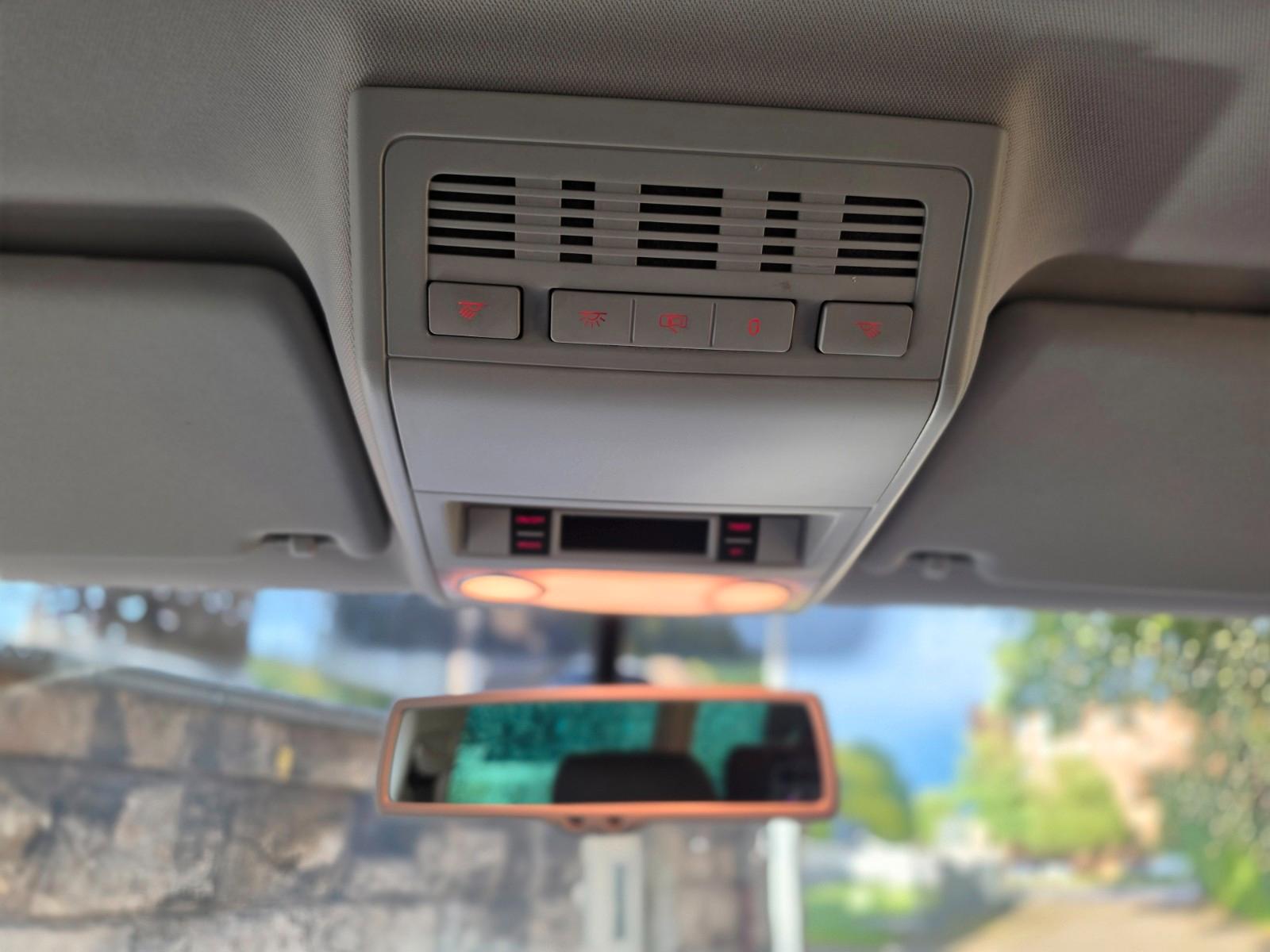 VOLKSWAGEN T5 MULTIVAN - 2.0TDI - 140 CV - BVM - VOLANT EN CUIR