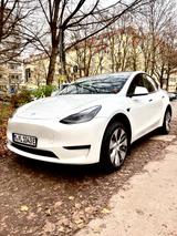 Tesla Model Y Performance Dual Motor AWD TÜV 02/2028