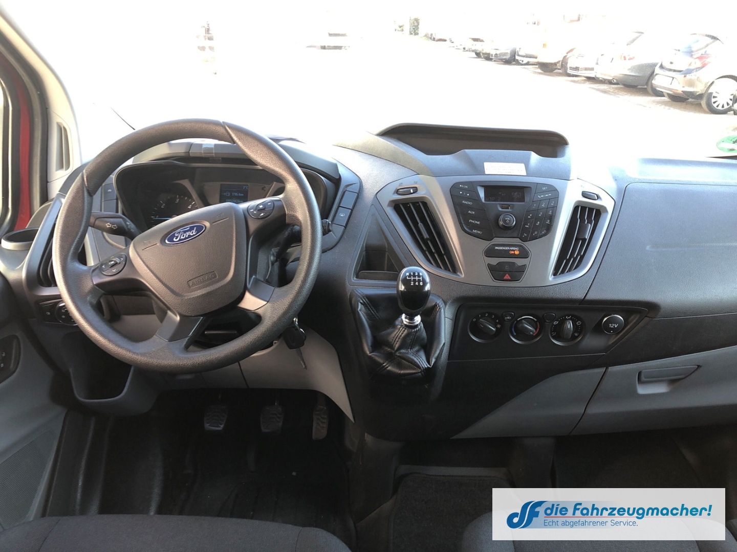 Fahrzeugabbildung Ford Transit Custom Kombi 300 L1 2.2 TDCi *8401 Expor