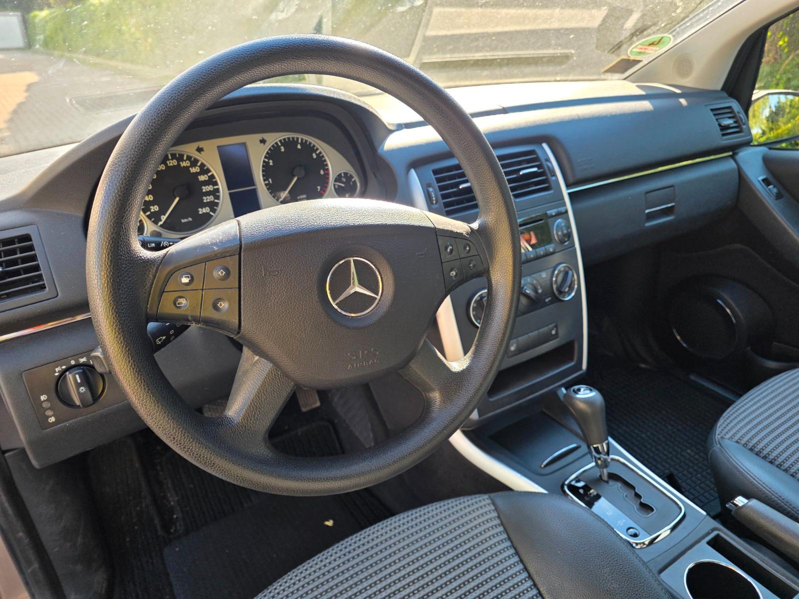 Mercedes-Benz B170 2006 — photo 11