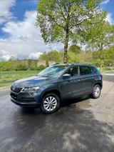 Skoda Karoq 1.5l TSI ACT DSG AMBITION + AHK + HU 12/27 - Skoda Karoq in Bochum