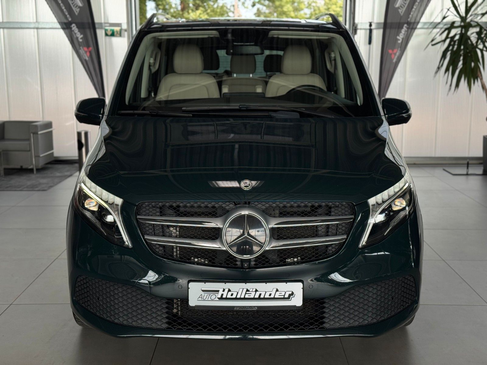 Fahrzeugabbildung Mercedes-Benz V-Klasse V 250d AVANTGARDE EDITION lang "AHK"