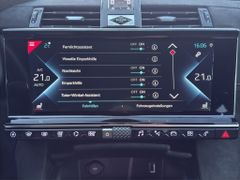 Fahrzeugabbildung DS Automobiles DS 7 Crossback E-Tense 300 4x4 Perform. Line +
