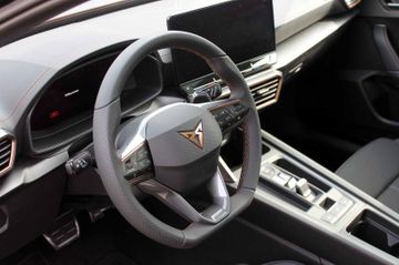 Fahrzeugabbildung CUPRA Formentor VZ eHYBRID DSG Pano AHK Topview ACC