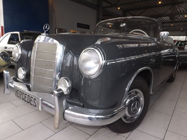 Mercedes-Benz 220S Ponton Cabrio-EZ in Deutschland,restauriert