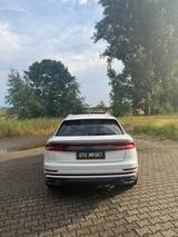 Audi Q8 SLINE 50 TDI 286 quattro tiptronic - - Audi Q8 mit Panoramadach