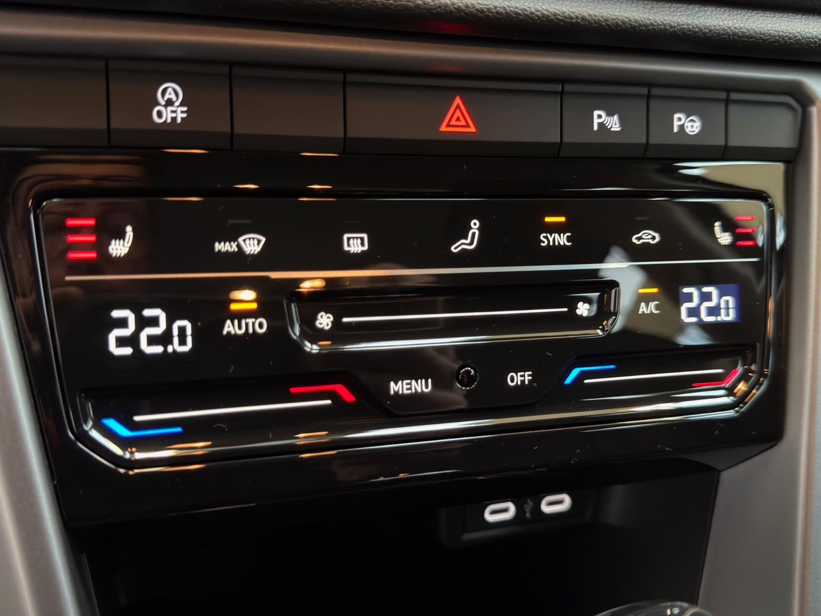 Volkswagen T-Roc 1.5TSI Limited#DSG#SHZ#AHK#ACC#LED#Keyless