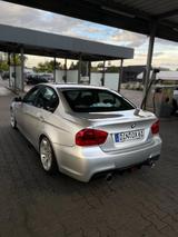 BMW 320i E90 - BMW 320 aus 2004: 320i