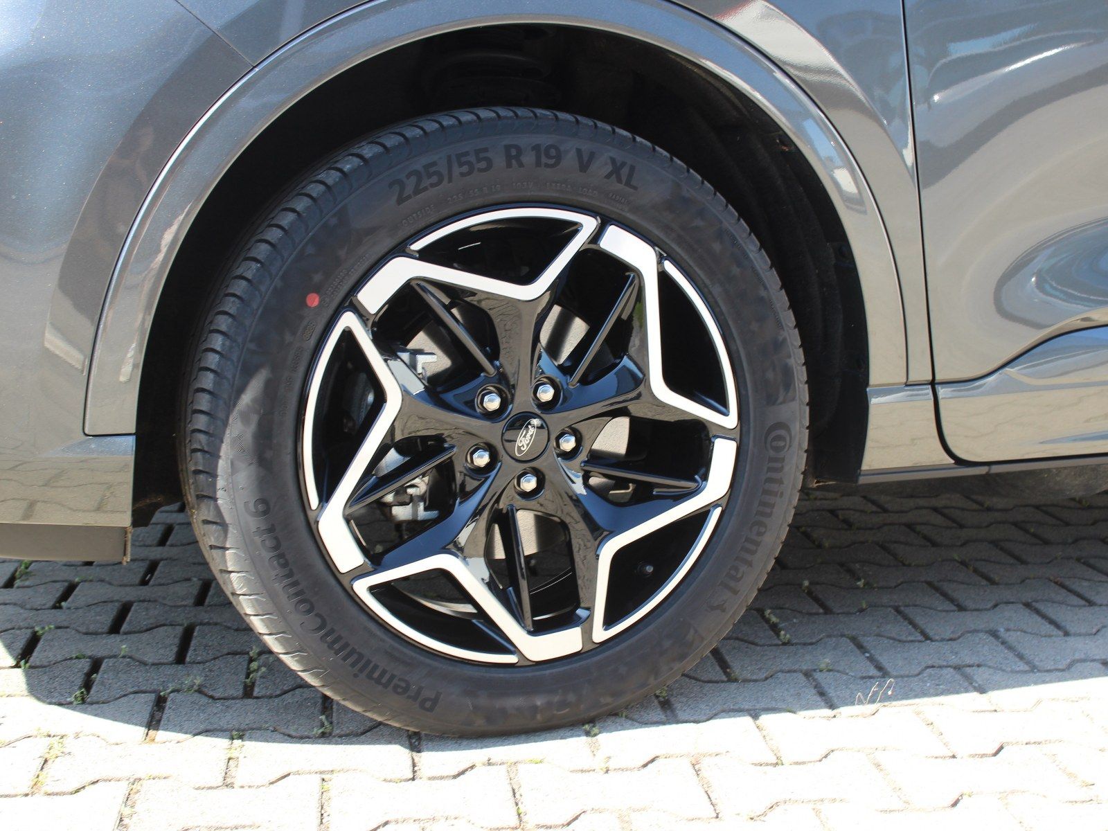 Fahrzeugabbildung Ford Kuga Plug-In Hybrid ST-Line