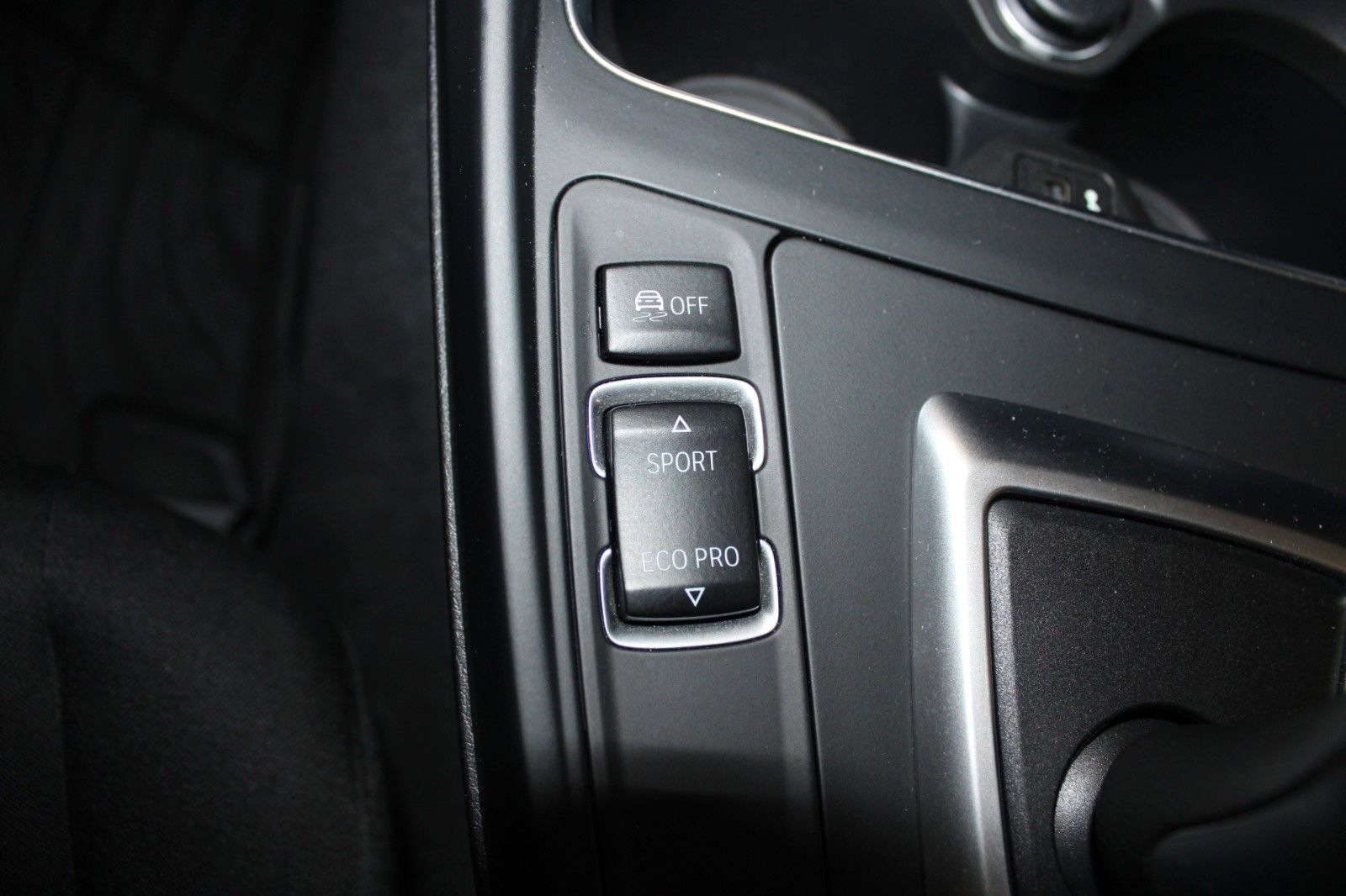Fahrzeugabbildung BMW 220d xDrive Steptronic Coupé Advantage AHK  uvm.