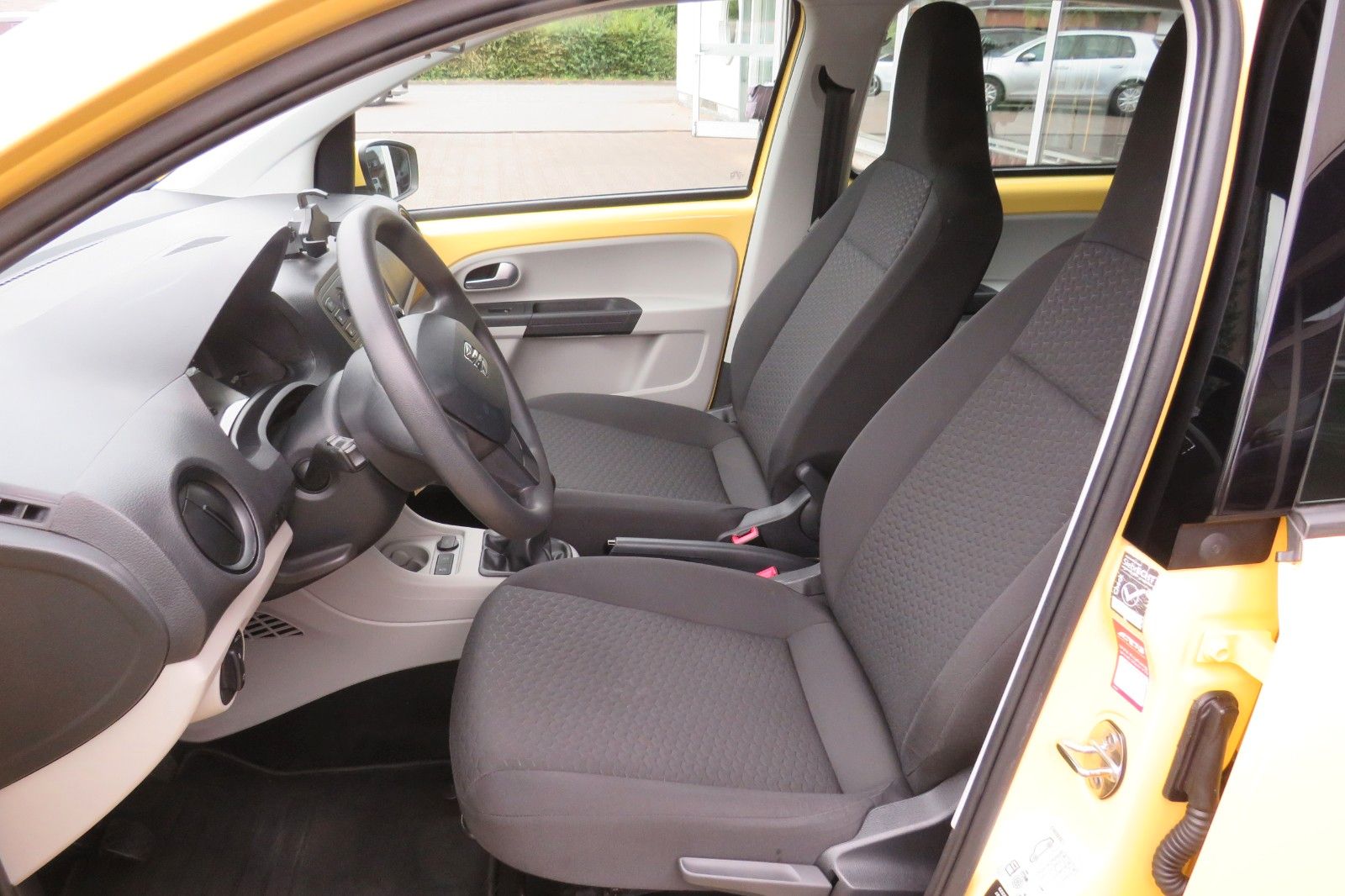 Fahrzeugabbildung SEAT Mii Style 4T SITZH. PDC GRA CITY-NOTBREMS 1.H