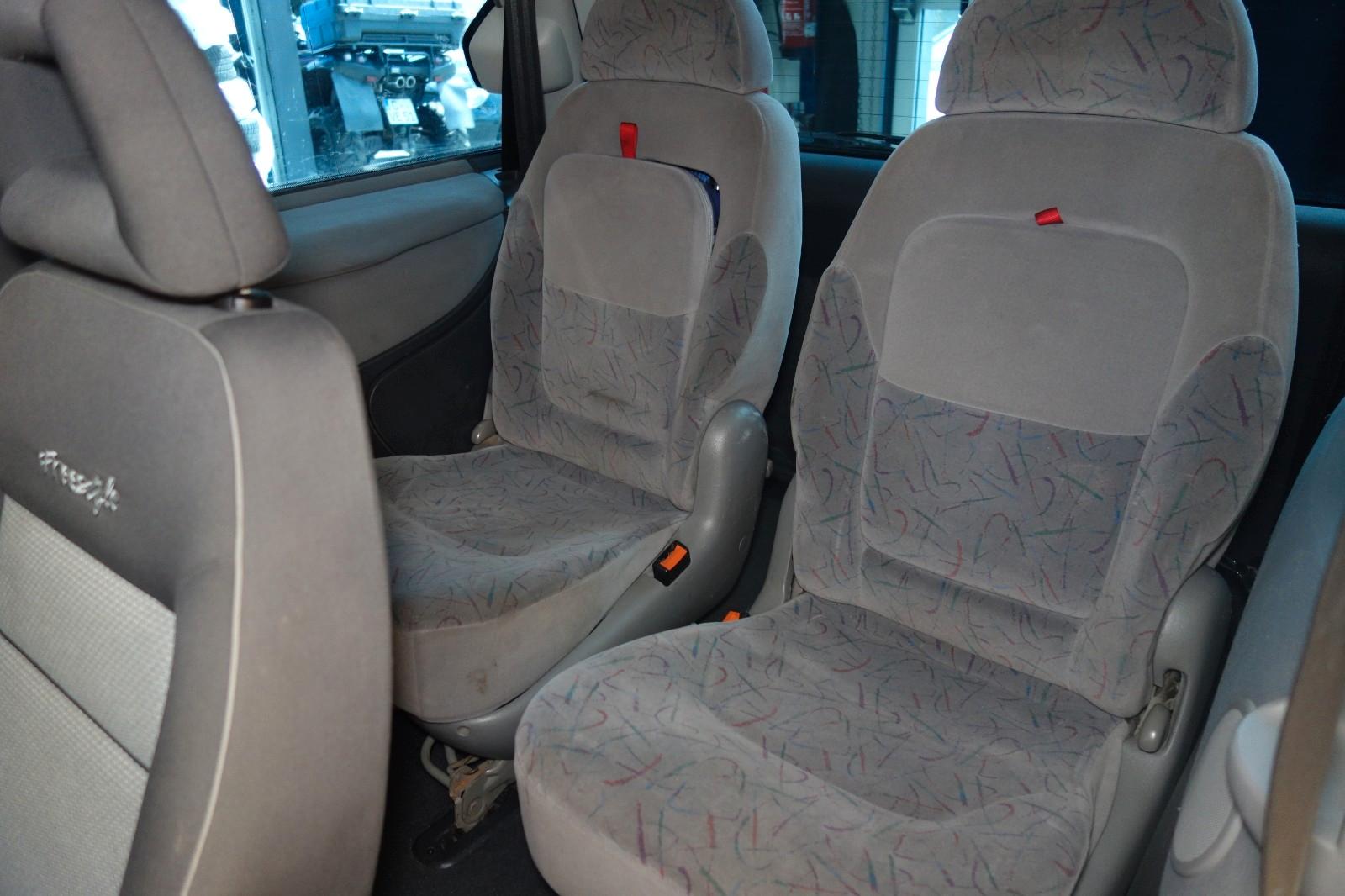 Volkswagen Sharan 2006 — photo 14
