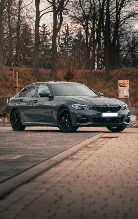 Image of BMW 330
