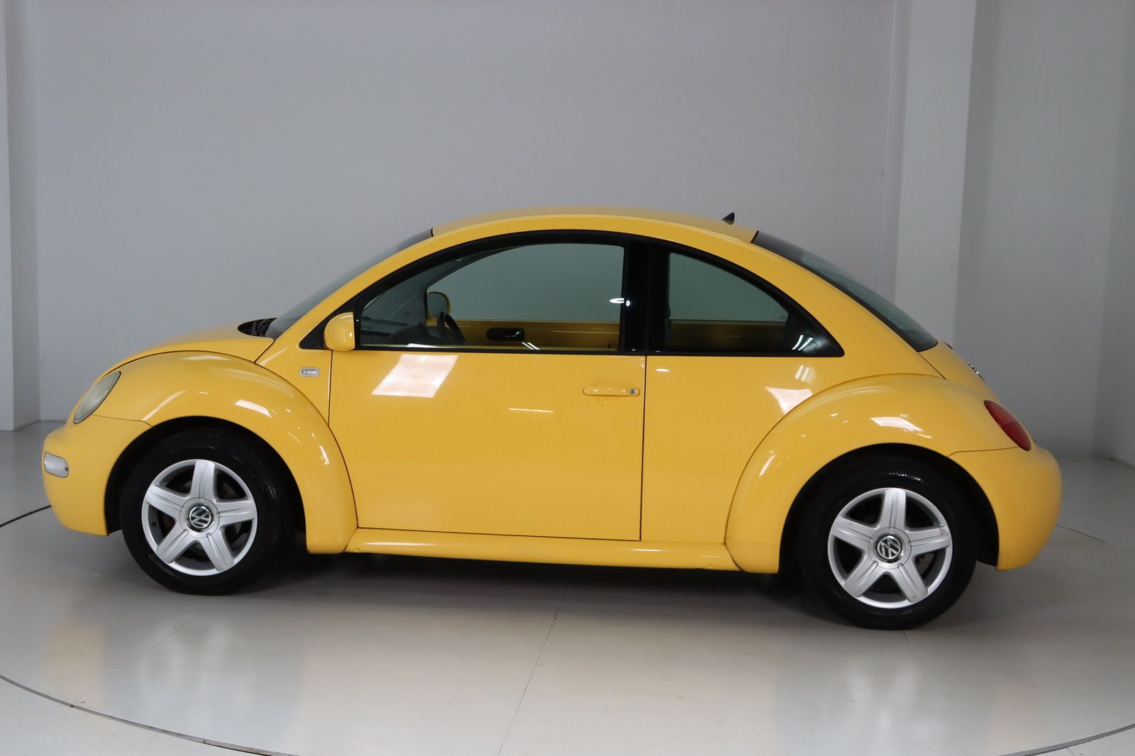 Fahrzeugabbildung Volkswagen New Beetle 1.6 en vogue * HU/AU bis 04.2026 *