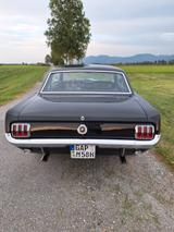 Ford Mustang V8 (65er) - Ford Mustang aus 1965: Coupé