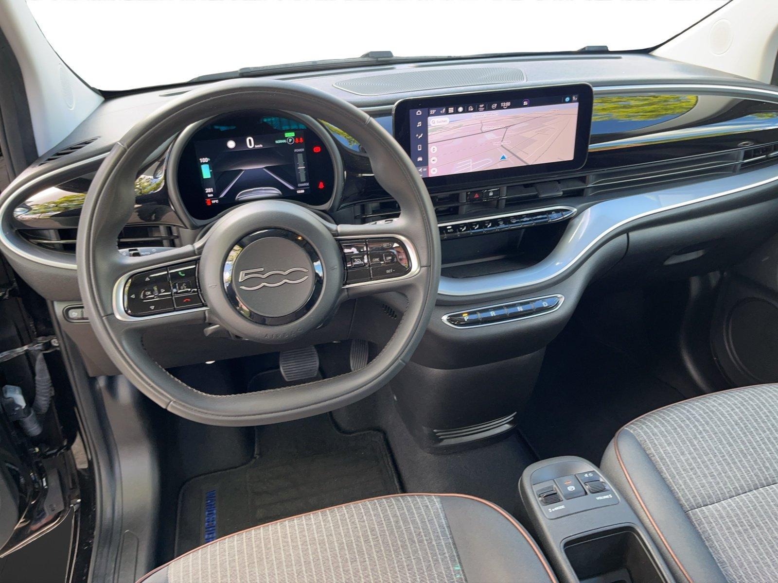 Fiat 500 e Icon 42 kWh Navi+SHZ+RFK+Carplay+LM