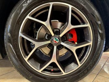 Alfa-Romeo Stelvio - 7