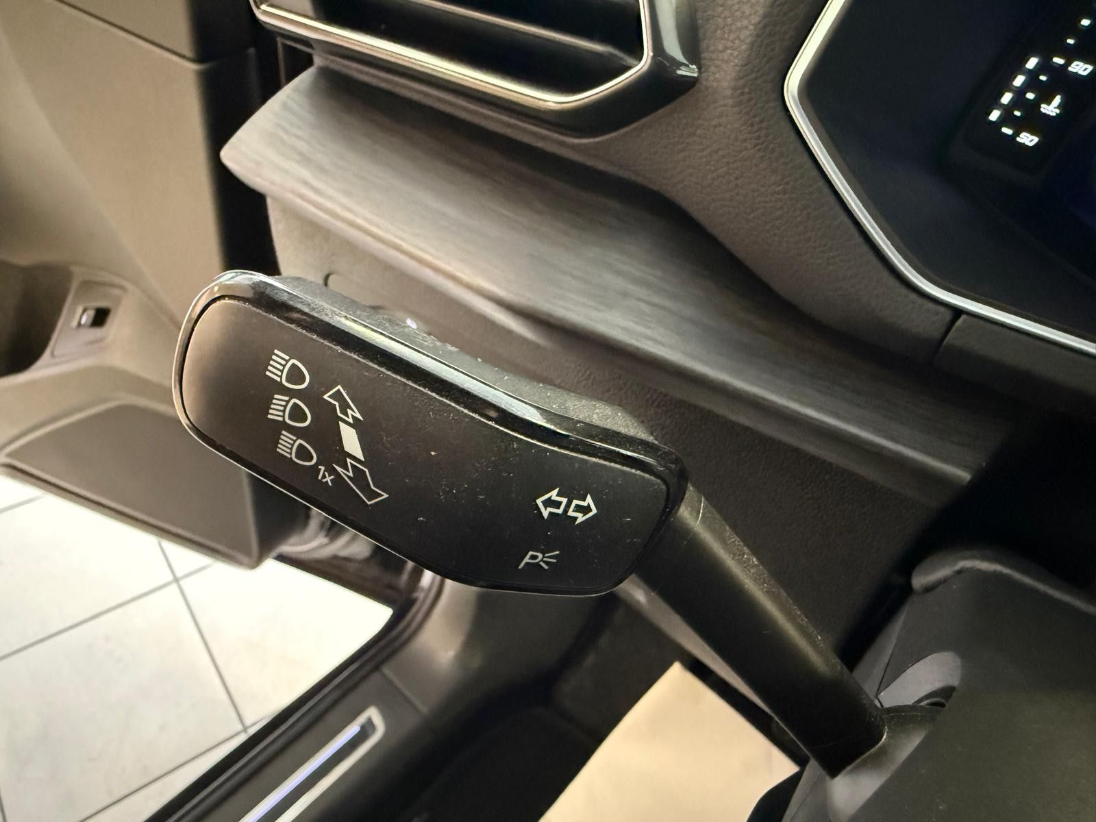 Fahrzeugabbildung SEAT Tarraco Xcellence/ PANORAMA/LEDER/AHK