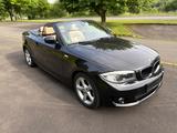 BMW 118i Cabrio - - BMW 118 mit Benzin-Antrieb: Schwarz, Leder, Cabrio