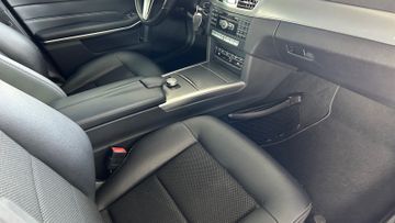 Mercedes E 200 - 9