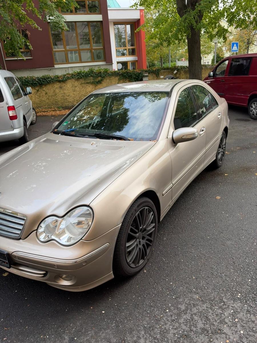 Mercedes-Benz C 180