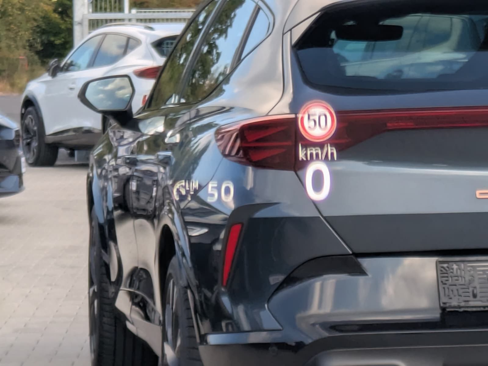 Fahrzeugabbildung Volkswagen Tayron 2.0 TDI 4M R-Line BLACK*7Si*MATRIX*PANO