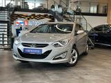 Hyundai i40 cw 5 *Tempo*AHK*SitzHZ*PDC* - silberne Hyundai i40