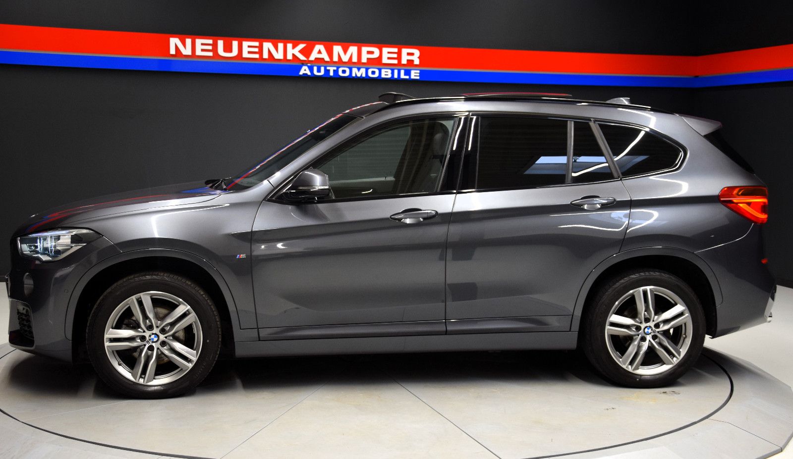 Fahrzeugabbildung BMW X1 xDrive 18 d M Sport LED Pano HuD Navi Kamera