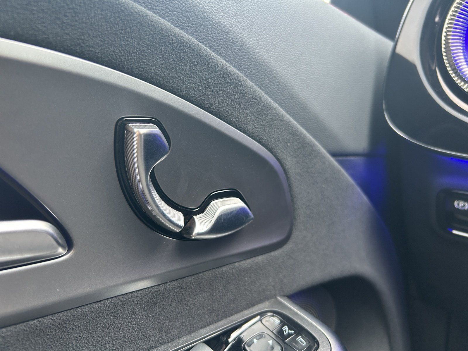 Fahrzeugabbildung Mercedes-Benz CLA 220 AMG MBUX Multibeam Pano 360° Burm AHK