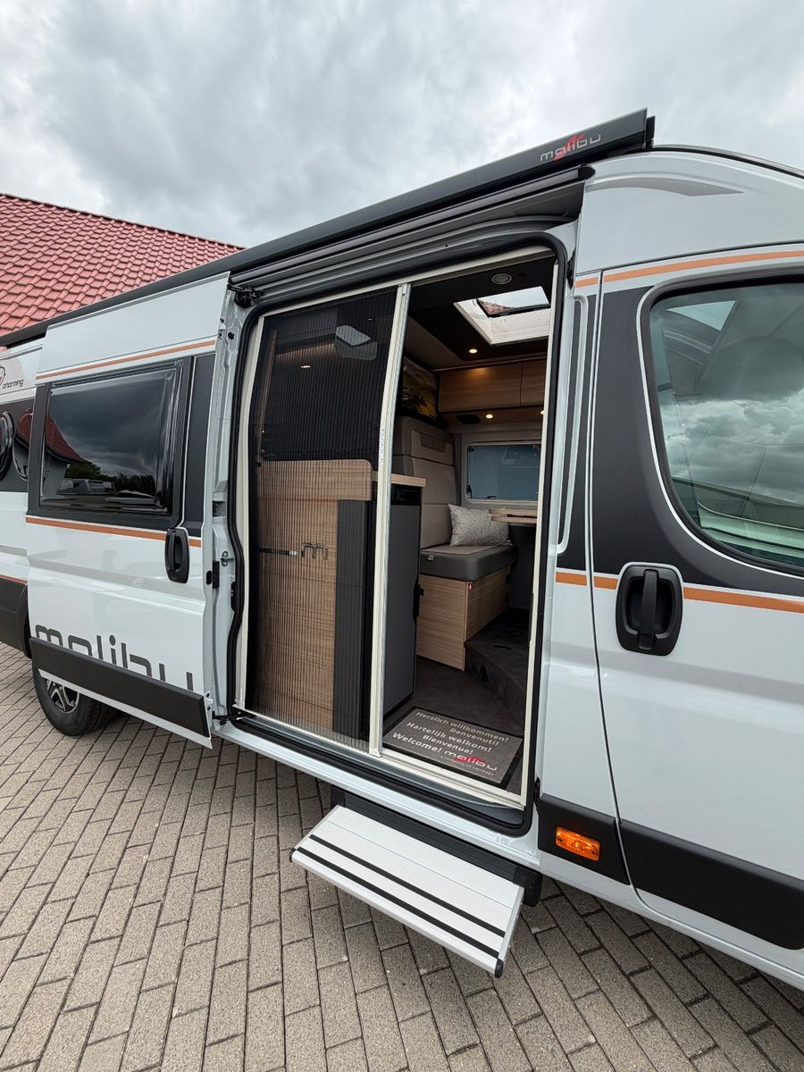Fahrzeugabbildung Malibu Van first class - two rooms GT skyview 640 LE RB