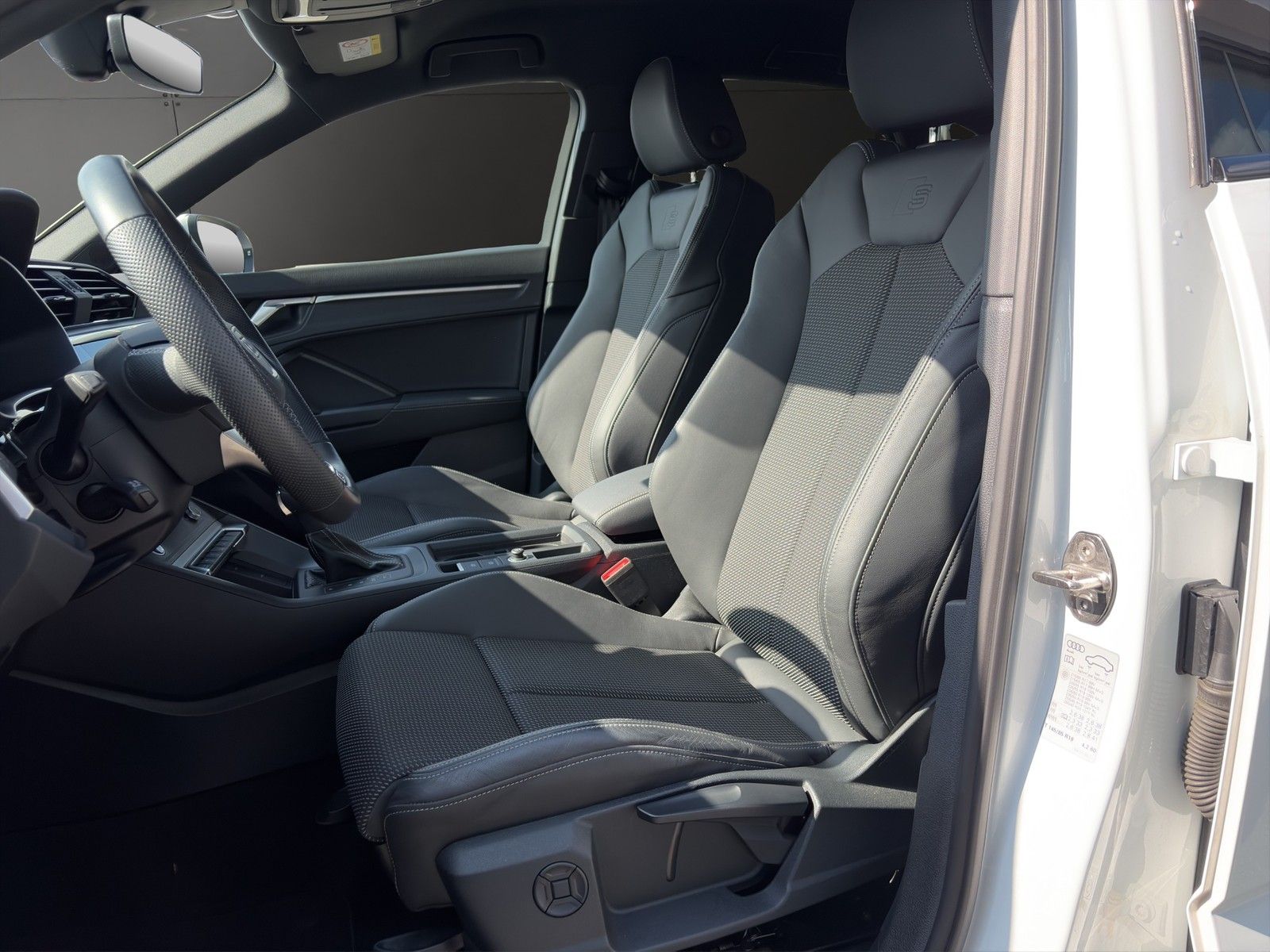 Audi Q3 Sportback 40 TFSI q. S line AHK+Kamera+Matrix foto 7