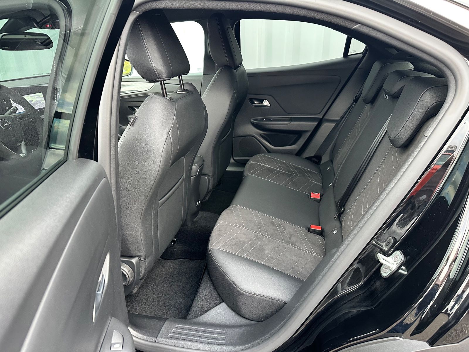 Fahrzeugabbildung Opel Mokka Hybrid Ultimate Navi*Sitzh.*Kamera*Keyless