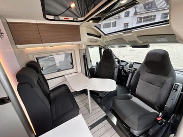 Westfalia Columbus 540 D 140 PS SOLAR 18 DELTA Markise